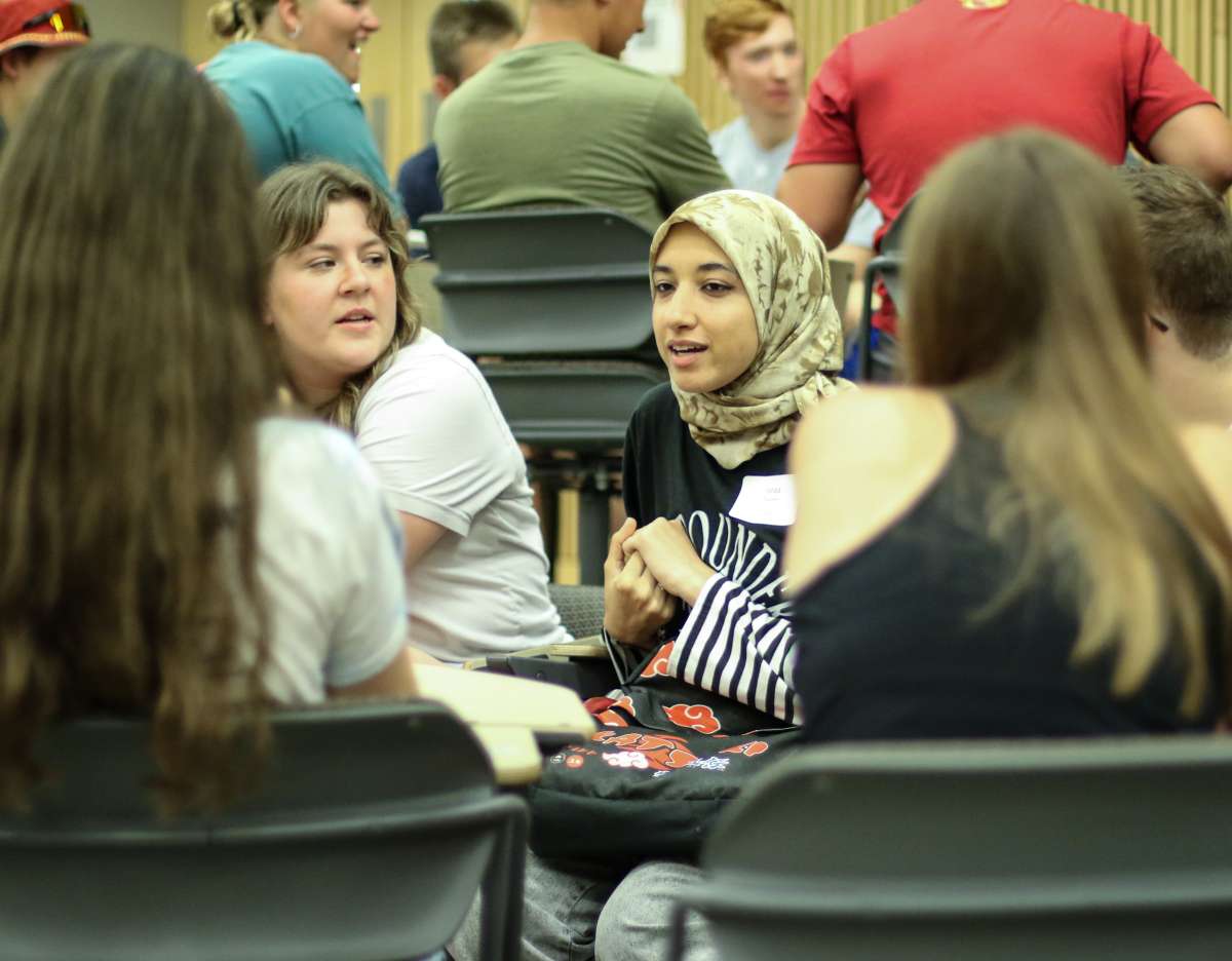 Group of female honors students attending the First-Year Honors Program Kickoff.